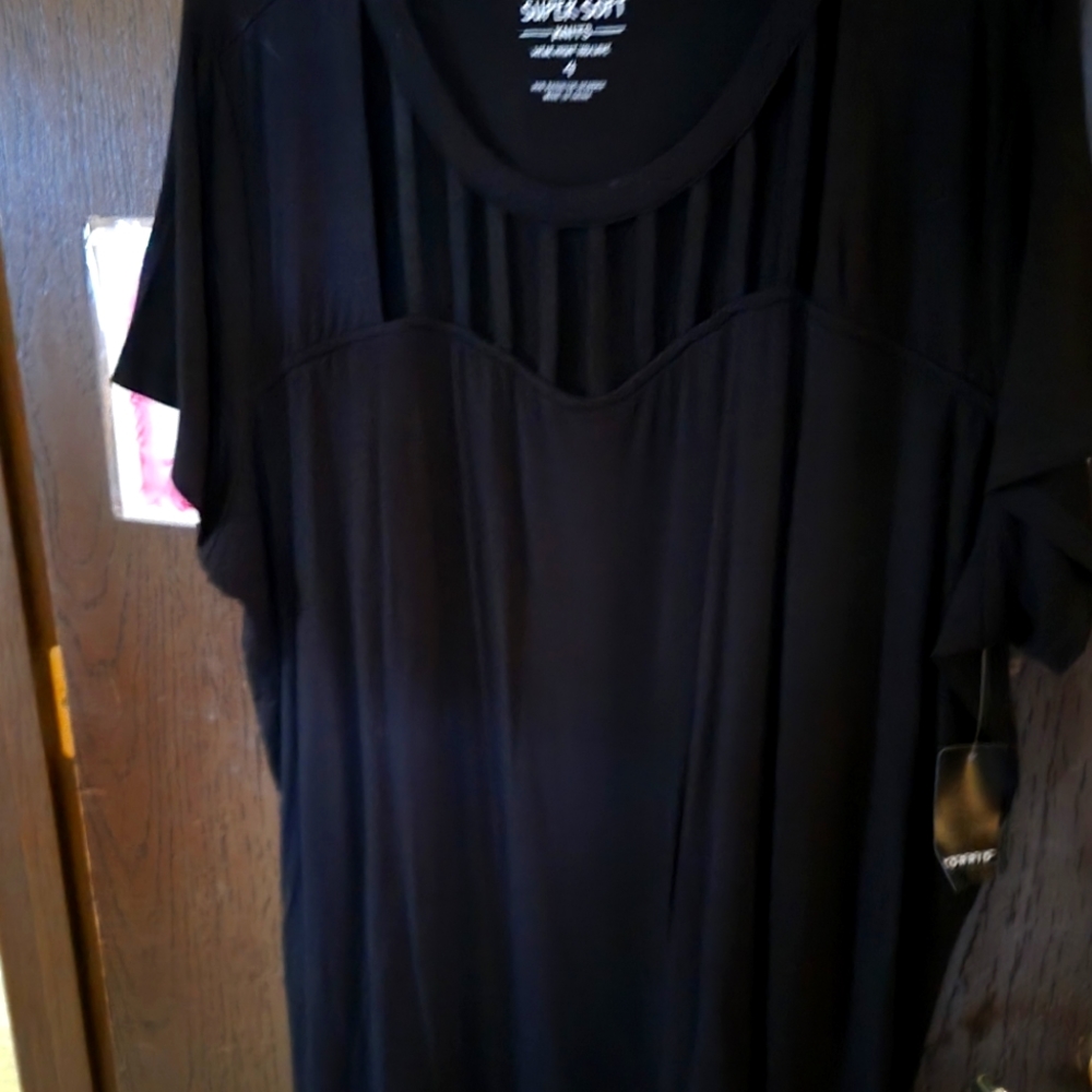Brand new Torrid soft short-sleeved shirt Size 4